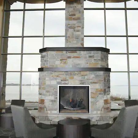 Hotel Doubletree By Hilton Bemidji Extérieur photo
