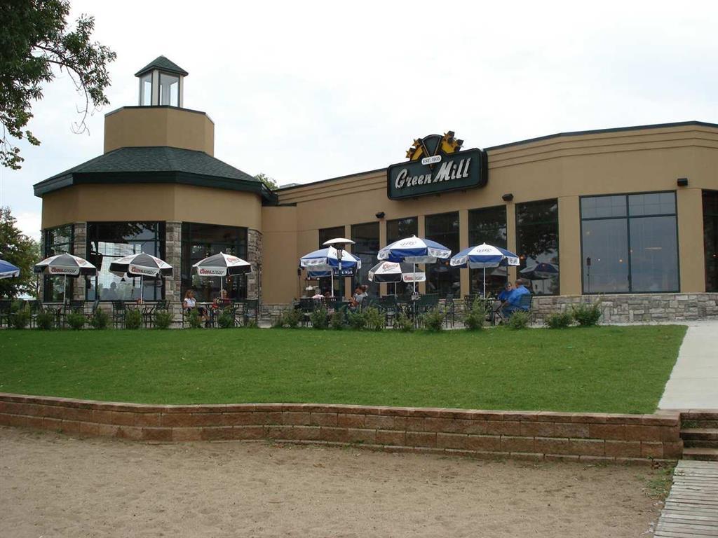 Hotel Doubletree By Hilton Bemidji Restaurant photo