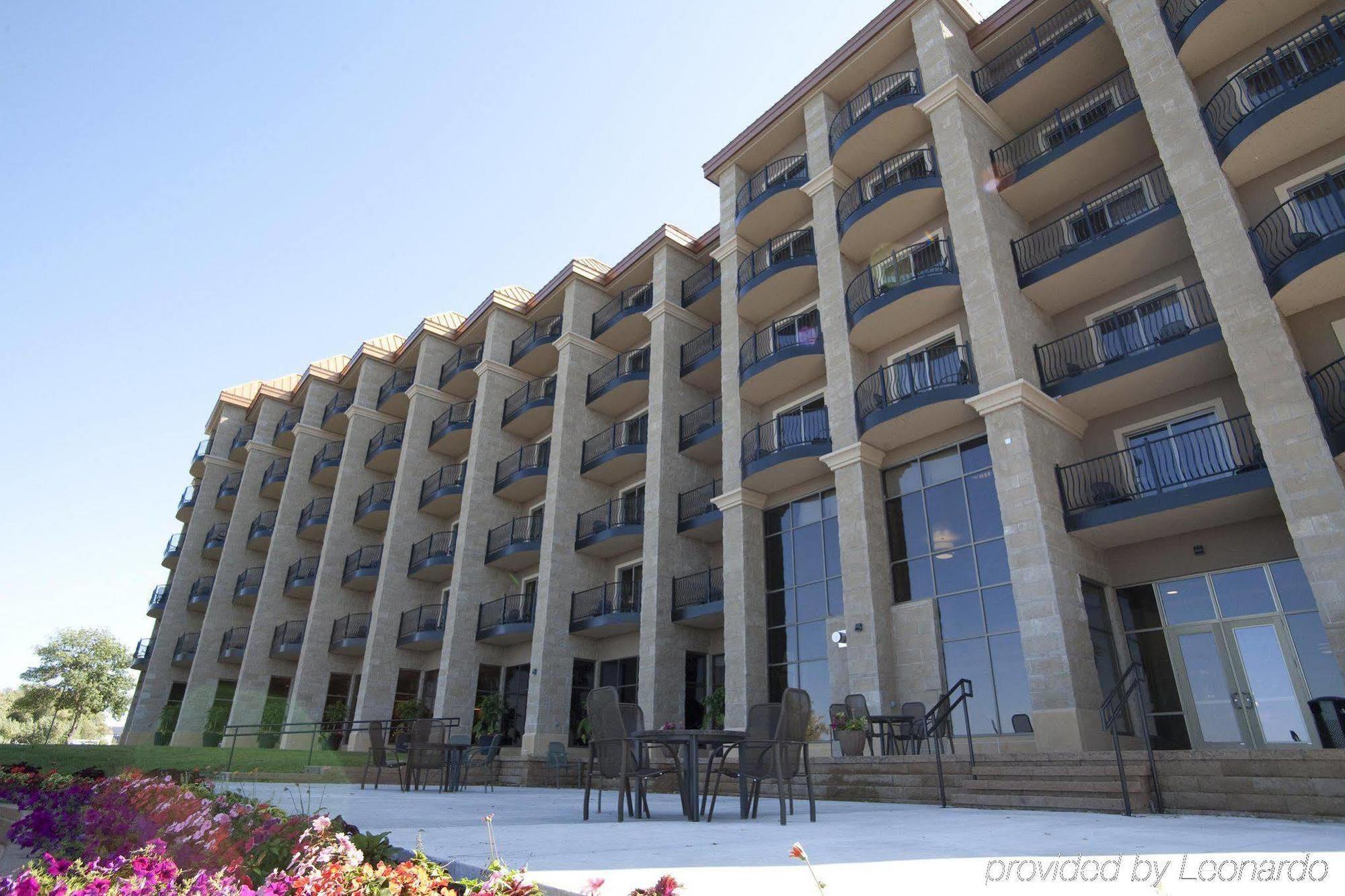 Hotel Doubletree By Hilton Bemidji Extérieur photo