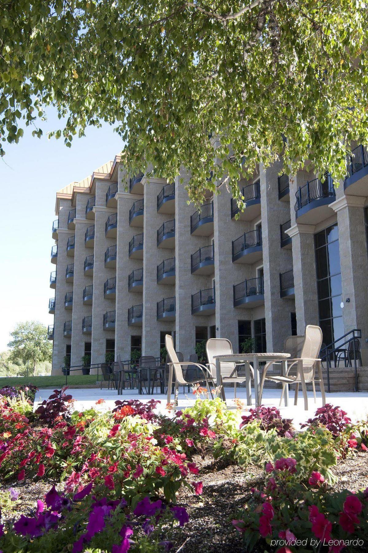 Hotel Doubletree By Hilton Bemidji Extérieur photo
